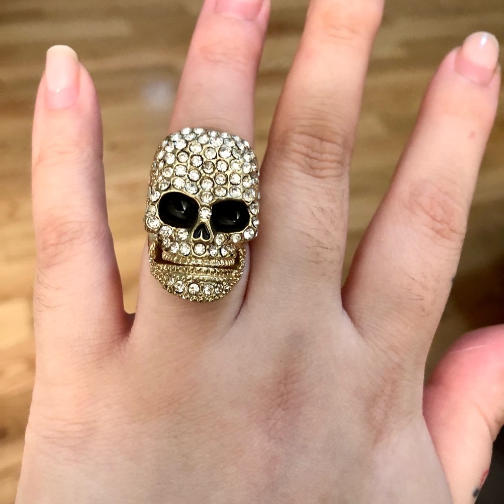 Crystal skull ring